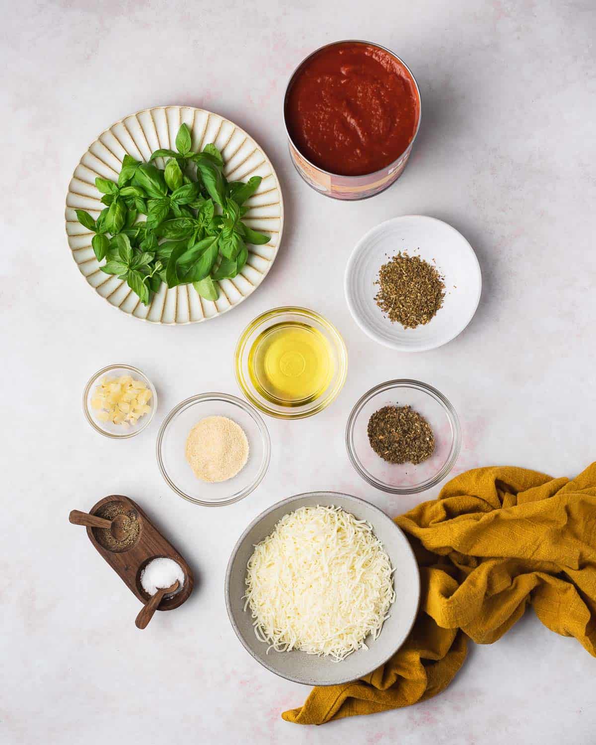Ingredients needed to make the mozzarella sauce.