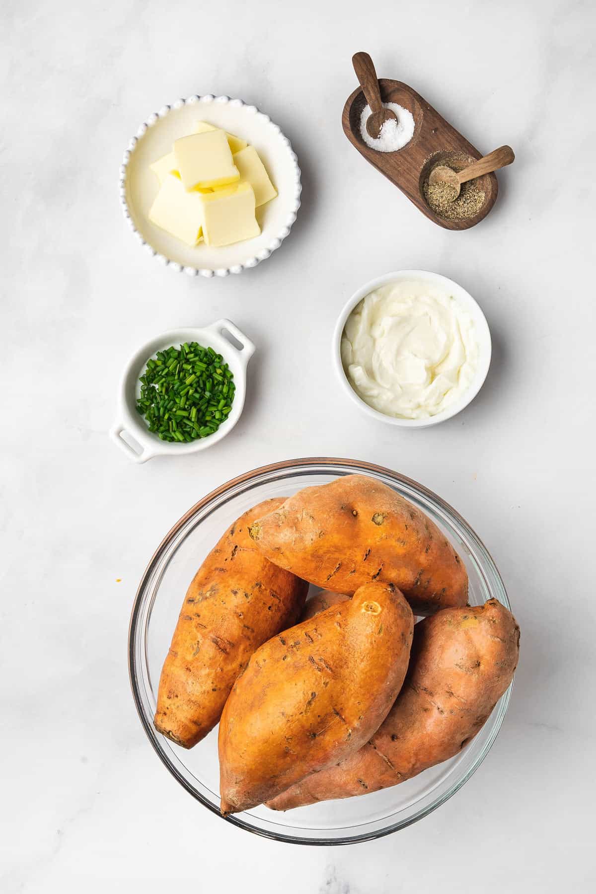 Ingredients needed to make slow cooker sweet potatoes.