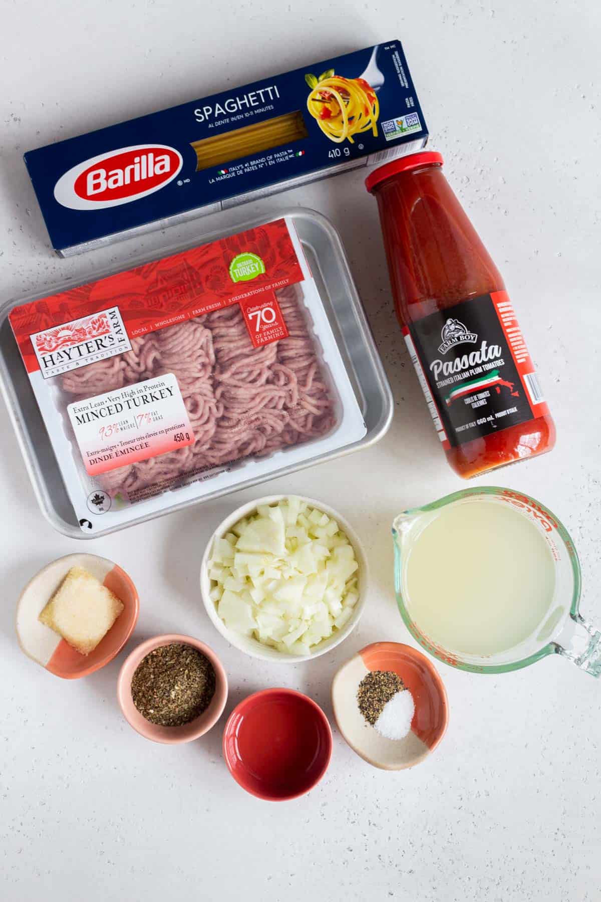 Ingredients needed to make turkey spaghetti.