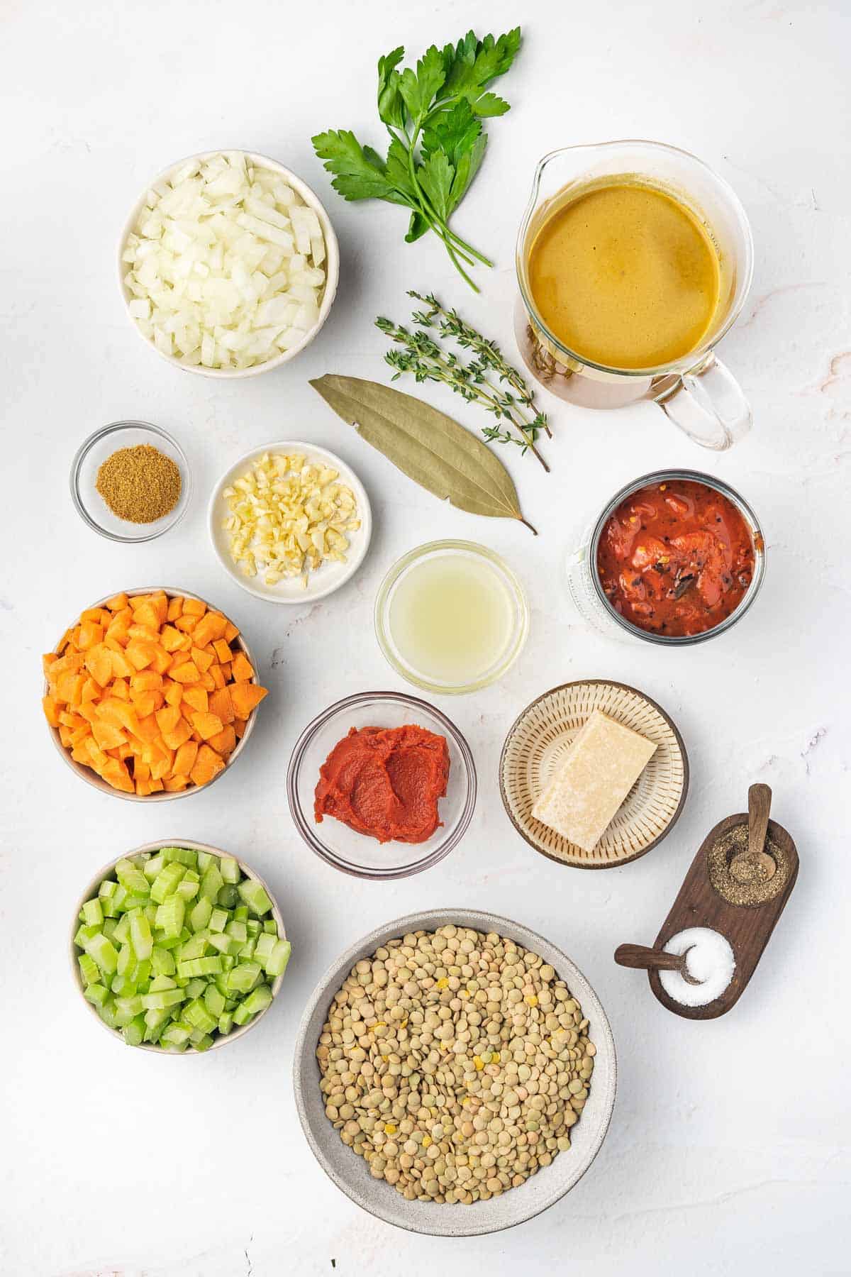 Ingredients needed to make slow cooker lentil soup.